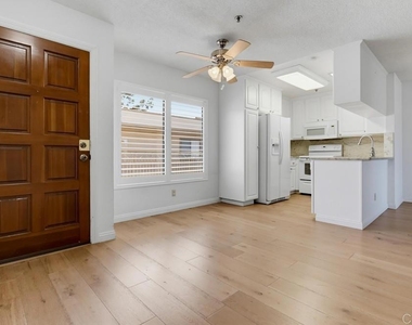5649 Lake Park Way - Photo Thumbnail 5