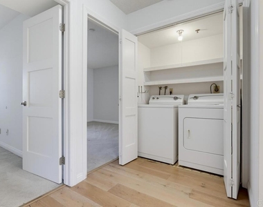 5649 Lake Park Way - Photo Thumbnail 16