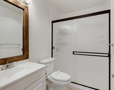 5649 Lake Park Way - Photo Thumbnail 19