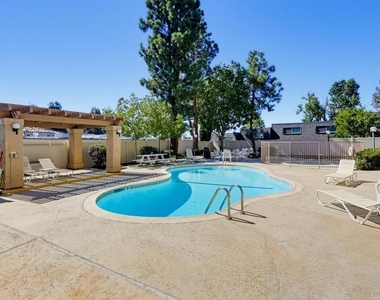 5649 Lake Park Way - Photo Thumbnail 30
