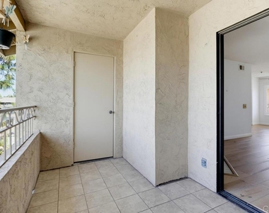 5649 Lake Park Way - Photo Thumbnail 14