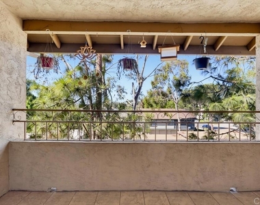 5649 Lake Park Way - Photo Thumbnail 13