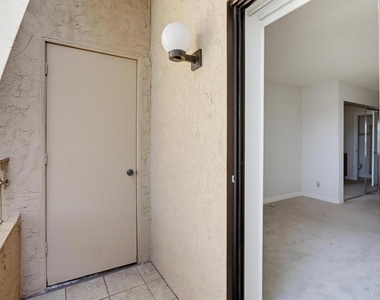5649 Lake Park Way - Photo Thumbnail 28