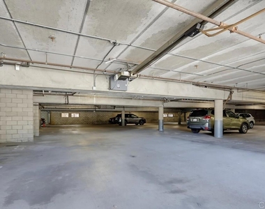 5649 Lake Park Way - Photo Thumbnail 32