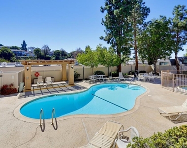 5649 Lake Park Way - Photo Thumbnail 29