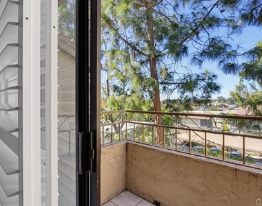 5649 Lake Park Way - Photo Thumbnail 26