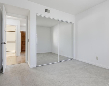 5649 Lake Park Way - Photo Thumbnail 18