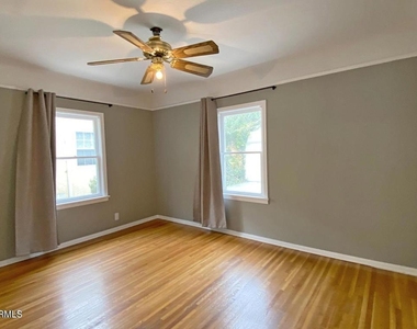 13 Halsted Circle - Photo Thumbnail 10