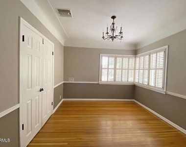 13 Halsted Circle - Photo Thumbnail 3