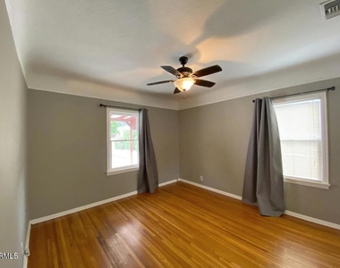 13 Halsted Circle - Photo Thumbnail 9