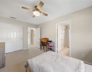 66 Amy Way - Photo Thumbnail 33