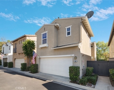 66 Amy Way - Photo Thumbnail 10