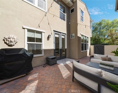 66 Amy Way - Photo Thumbnail 8