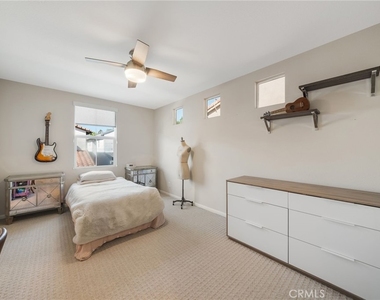 66 Amy Way - Photo Thumbnail 32
