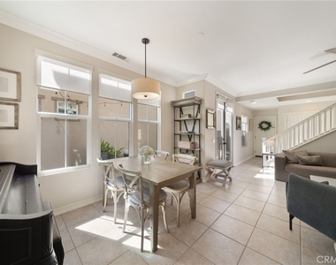 66 Amy Way - Photo Thumbnail 13