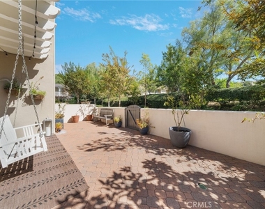 66 Amy Way - Photo Thumbnail 2