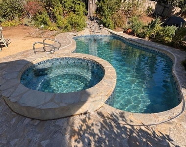715 A Alamo Lane - Photo Thumbnail 5