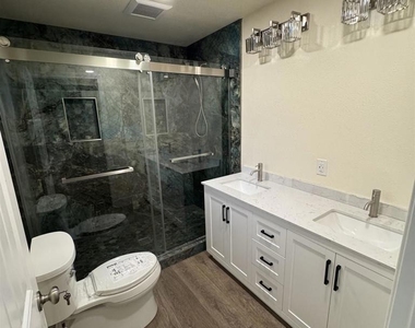 715 A Alamo Lane - Photo Thumbnail 3
