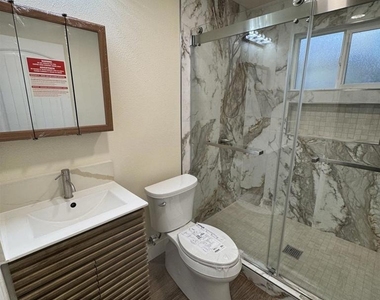 715 A Alamo Lane - Photo Thumbnail 2