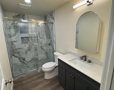 715 A Alamo Lane - Photo Thumbnail 6