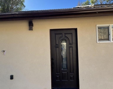 717 Alamo Lane - Photo Thumbnail 1