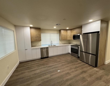717 Alamo Lane - Photo Thumbnail 6