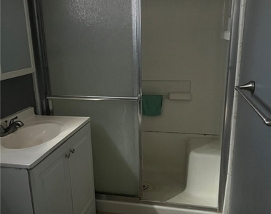 1819 N Del Norte Avenue - Photo Thumbnail 3