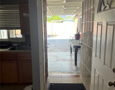 1819 N Del Norte Avenue - Photo Thumbnail 7