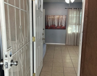 1819 N Del Norte Avenue - Photo Thumbnail 2