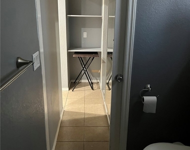 1819 N Del Norte Avenue - Photo Thumbnail 5