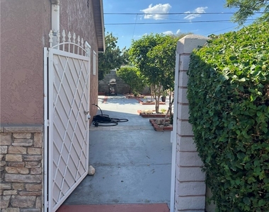 1819 N Del Norte Avenue - Photo Thumbnail 11