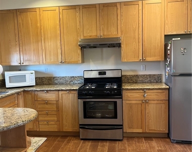 228 S Olive Avenue - Photo Thumbnail 4
