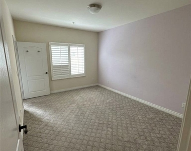 228 S Olive Avenue - Photo Thumbnail 10