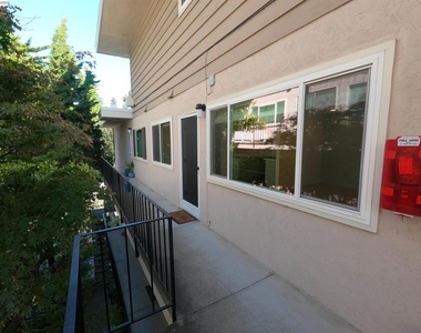 1124 Hollywood Ave - Photo Thumbnail 15