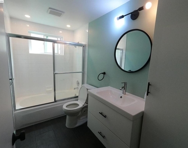 1124 Hollywood Ave - Photo Thumbnail 9