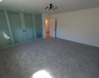 1124 Hollywood Ave - Photo Thumbnail 10