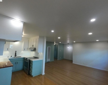 1124 Hollywood Ave - Photo Thumbnail 2