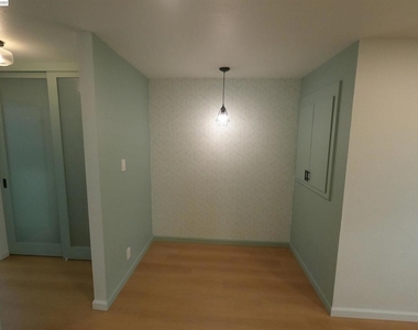 1124 Hollywood Ave - Photo Thumbnail 6