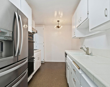 927 N Kings Road - Photo Thumbnail 19
