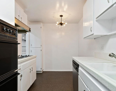 927 N Kings Road - Photo Thumbnail 20