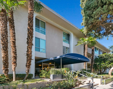 927 N Kings Road - Photo Thumbnail 31