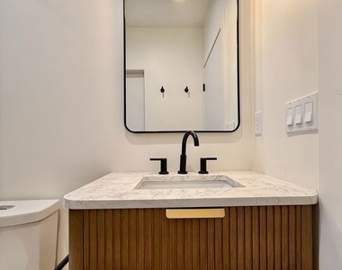 2707 Benedict Street - Photo Thumbnail 5