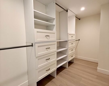 2707 Benedict Street - Photo Thumbnail 14