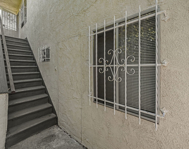 124 S Almont Drive - Photo Thumbnail 9