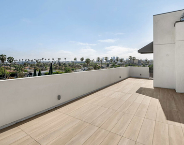 8555 Colgate Avenue - Photo Thumbnail 19