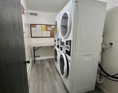 408 Burchett Street - Photo Thumbnail 12
