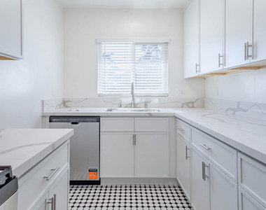 4141 Los Feliz Boulevard - Photo Thumbnail 11