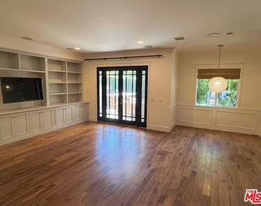 4309 Shadyglade Avenue - Photo Thumbnail 2