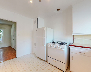 11284 Montana Avenue - Photo Thumbnail 5