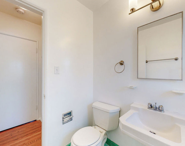 11284 Montana Avenue - Photo Thumbnail 11